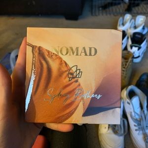Eyeshadow palette